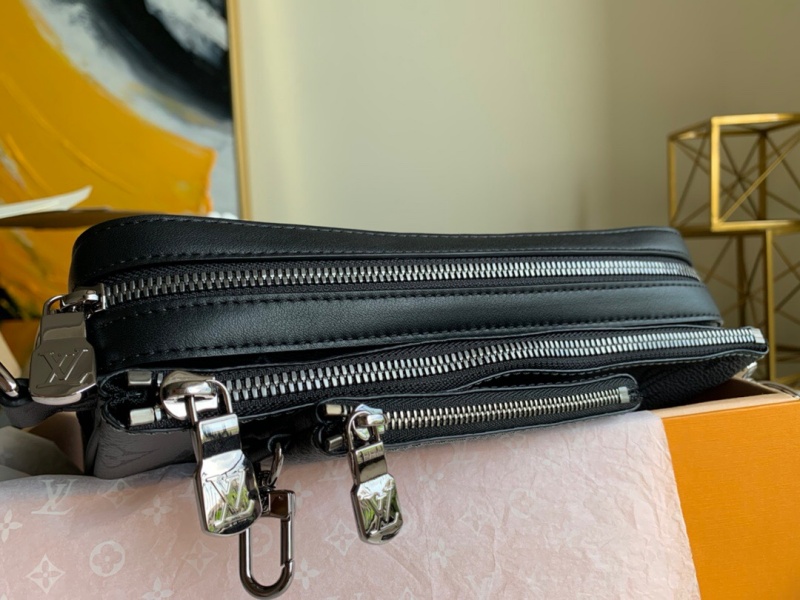 M69443 LV Trio 郵差包 Monogram Eclipse 帆布男包 黑花