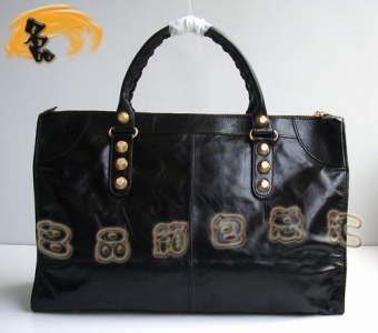 084334B (jng){ɫţƤrŮ BALENCIAGA C܇ 