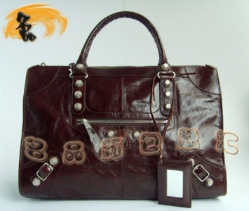 084334A A1:1Ʒ|(zh) ҽ(jng)C܇ BALENCIAGAɫrţƤŮʿ