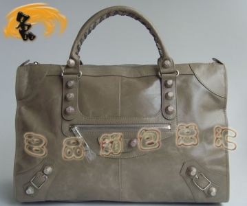 084334A (jng)Ůʿ ҕrлɫţƤŮʿ BALENCIAGAC܇