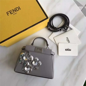 FENDI ҵ¿ rbƤMICRO PEEKABOO ̫ꖻС؈ ɫ