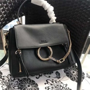 Chlo  Faye Day Ƽ玧 С̖ Ah朗l μб ɫ