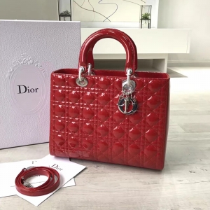 DiorϊW Lady Dior ߸̖ tɫƤ y
