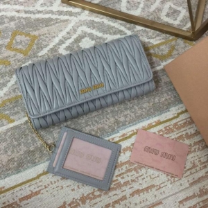 X؛ 2017پW(wng)¿miumiuXA