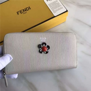 FENDI ҵ СţƤCRAYONS 2017¿ bpɫƤﻨLX ۻɫ