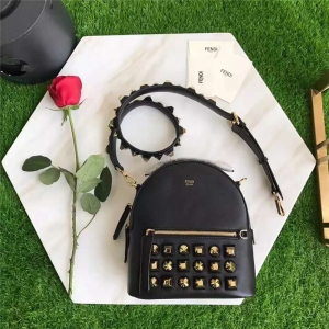 FENDI 2017Ʒ ҵ Ůʿ MСţƤTᔰ p ɫ