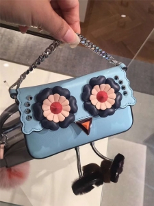 203 FENDI ҵ С֫F_ ƴɫT 朗l {(ln)ɫ