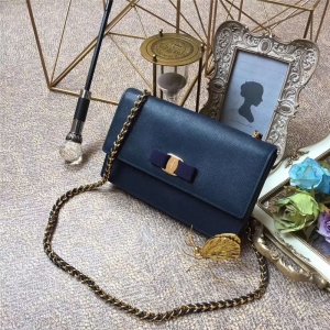 21F816 Ferragamo Ľ ̖w ԭƷƌƤ {(ln)