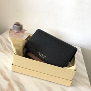 BurberryŮ ٷ¿ ͌б ð ɫ