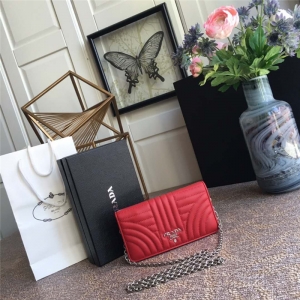 1ZH044 Prada_ Wpˇ ֹC ๦ܼ 朗l t