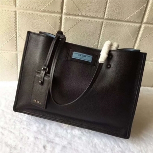 1BG122 _(d)ִ  СţƤִ PRADA ð ɫ