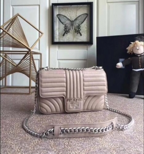 1BD108 Prada _ ͬ Mڼ{ţƤ Ứﲼ