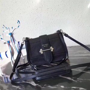 1BD095 Prada_(d) M(jn)СţƤ μб {(ln)ɫ