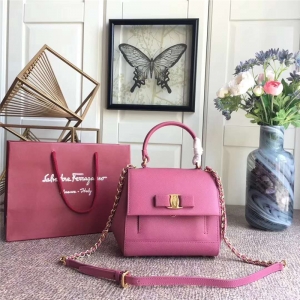 21F570 FerragamoƸĽ ± VaraY С̖ w ʯ骼t