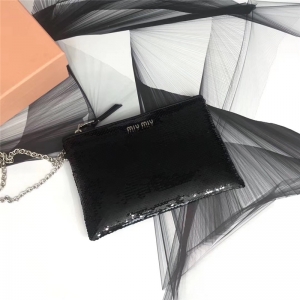 5NH81C MIUMIU¿ ֹC Ƭμð ɫ