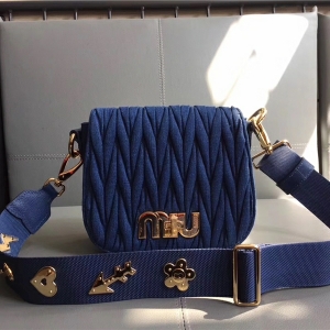 5BH085 MIUMIU Ʒ ţв D(zhun)i_ ¼玧б {(ln)ɫ