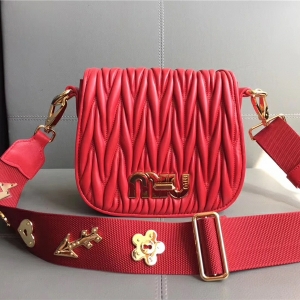 5BH085 MIUMIU Ʒ СƤ D(zhun)i_ ¼玧б tɫ