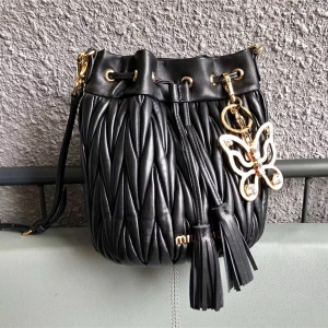 5BE014 MIUMIU ¿ BUCKET BAG Ƥް Ͱΰ ɫ