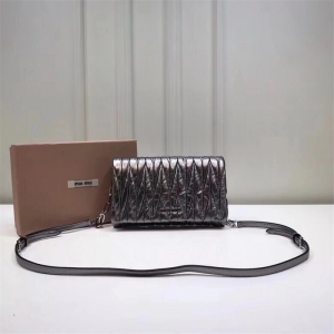 5BH017 MIUMIU ¿ ƤỨ͹y w ɫ