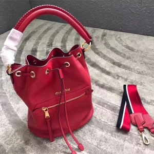 5BE027 MIUMIU ¿ ɽƤ Ƥ玧 KˮͰ tɫ