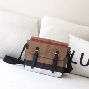 ͌ BurberryŮ ͌μ ͌Ӱ ɫ