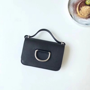 BurberryŮ ͌Ů Dͭh(hun) ͌ Burberry ɫ