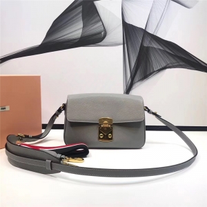 5BD113 MiuMiuŮ ִ wi MɽƤ ɫ