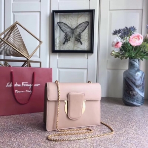 21F893 Ferragamoְ h ƸĽŮ СţƤ ̖ w朗l 