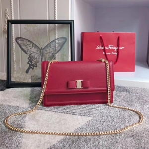 21G462 FerragamoƸĽ ƼyţƤ VaraY ̖ 朗lw Ƽt