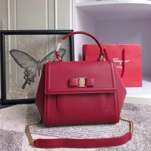 21G697 FerragamoƸĽ VaraY ̖ ƼyţƤ w Ƽt