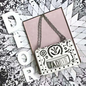 M9000 DiorŮ J'Adior͹ĸ D ϊWwʽ ɫ