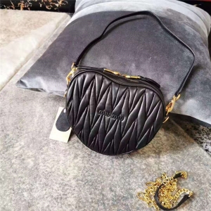 5BH166 MiuMiuİ Matelasse СƤ 朗lִ ɫ