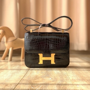 Hermes constanceϵ R˿ ֹ{~Ƥ ɫ