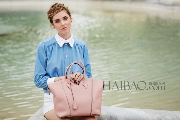 時尚博主嘉拉·法拉格尼 (Chiara Ferragni) 演繹全新路易·威登LV (Louis Vuitton) Lockit系列手袋大片