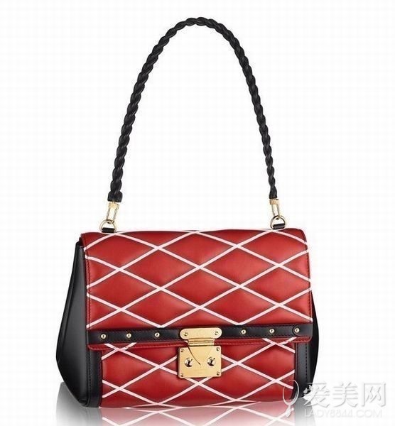 繼續(xù)奢侈風(fēng)向標(biāo) LV2015度假系列包袋