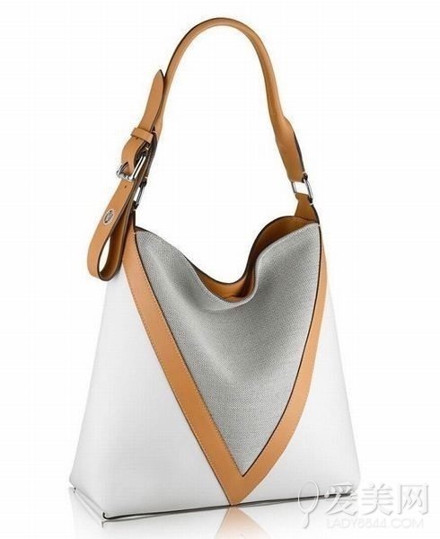 繼續(xù)奢侈風(fēng)向標(biāo) LV2015度假系列包袋