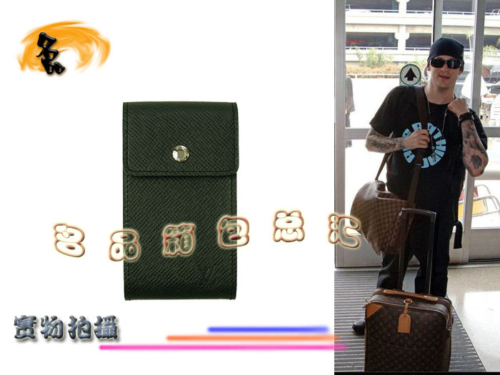 M30562 LV經典款 LV包 LV手機包 LV零錢包 LV十字紋