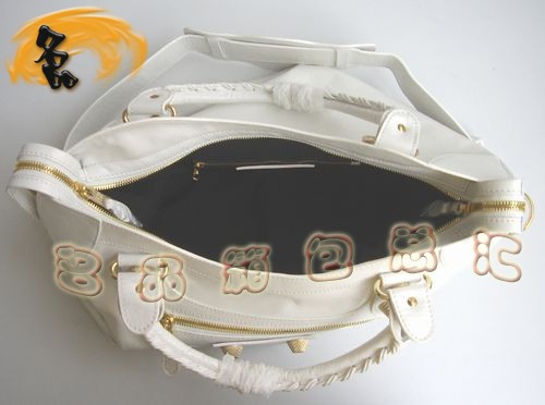 084338B A1:1Ʒ|(zh) BALENCIAGA(jng)C(j)܇(ch) б ҕr(sh)