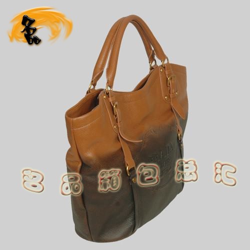 8612 Prada熱銷1:1品質女包 普拉達經典牛皮手提包 Prada肩包 黑配土黃色
