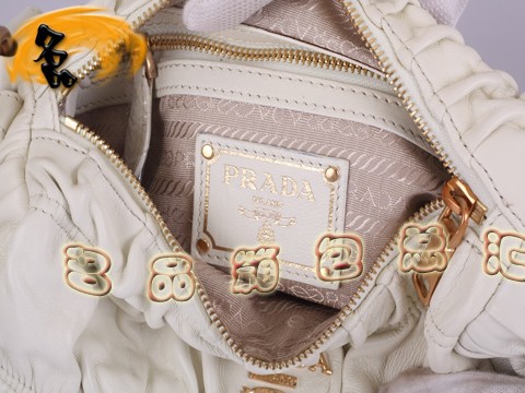 BL0651 普拉達最新款褶皺羊皮女包 Prada手拎包 Prada單肩包 原版一比一品質 白色