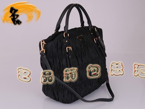 BN1611 普拉達最新款褶皺系列女包 防水尼龍帆布女士斜挎包 Prada手提包 黑色