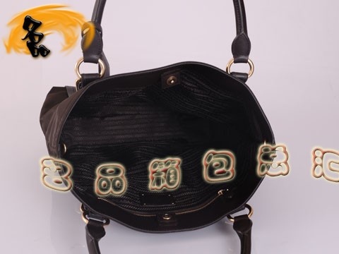 BN1774 Prada防水尼龍帆布女士休閑包 Prada單肩包 斜挎包 普拉達(dá)女包 咖啡色