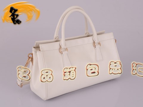 BN1849 Prada斜挎包 最新款時尚女士休閑包 十字紋進口牛皮女包 普拉達手提包 白色