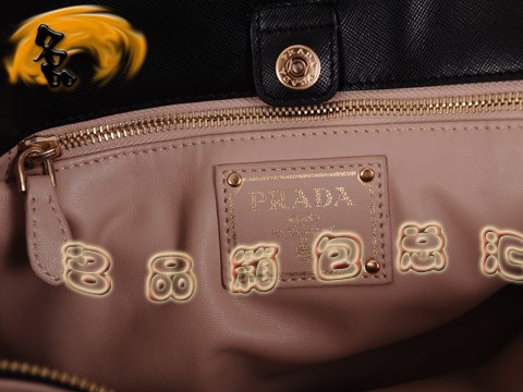 BN1849 Prada斜挎包 最新款時尚女士休閑包 十字紋進口牛皮女包 普拉達手提包 黑色