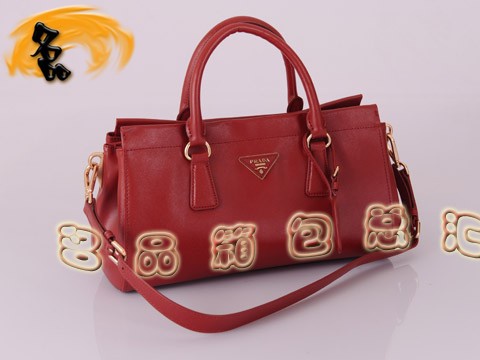 BN1849 Prada斜挎包 最新款時尚女士休閑包 十字紋進口牛皮女包 普拉達手提包 紅色