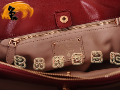 BN1849 Prada斜挎包 最新款時尚女士休閑包 十字紋進口牛皮女包 普拉達手提包 紅色