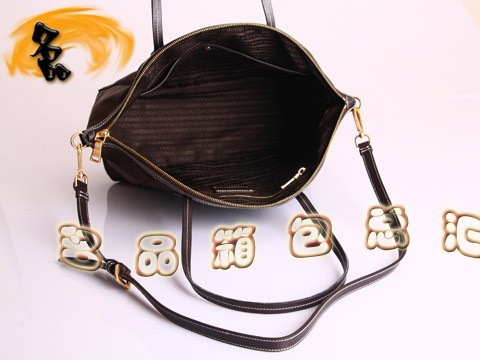 BR4664 Prada單肩包 新款女士休閑包 普拉達斜挎包 進口頭層牛皮女包 咖啡色