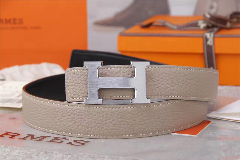 愛馬仕腰帶 Hermès 愛馬仕原單腰帶 經典H拉絲扣頭 海外進口荔枝紋帶條 淺灰