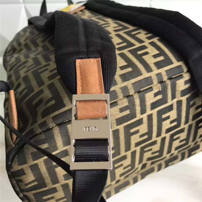 Fendi 芬迪 211 經典尼龍布背包 包身雙F圖式 軍綠色