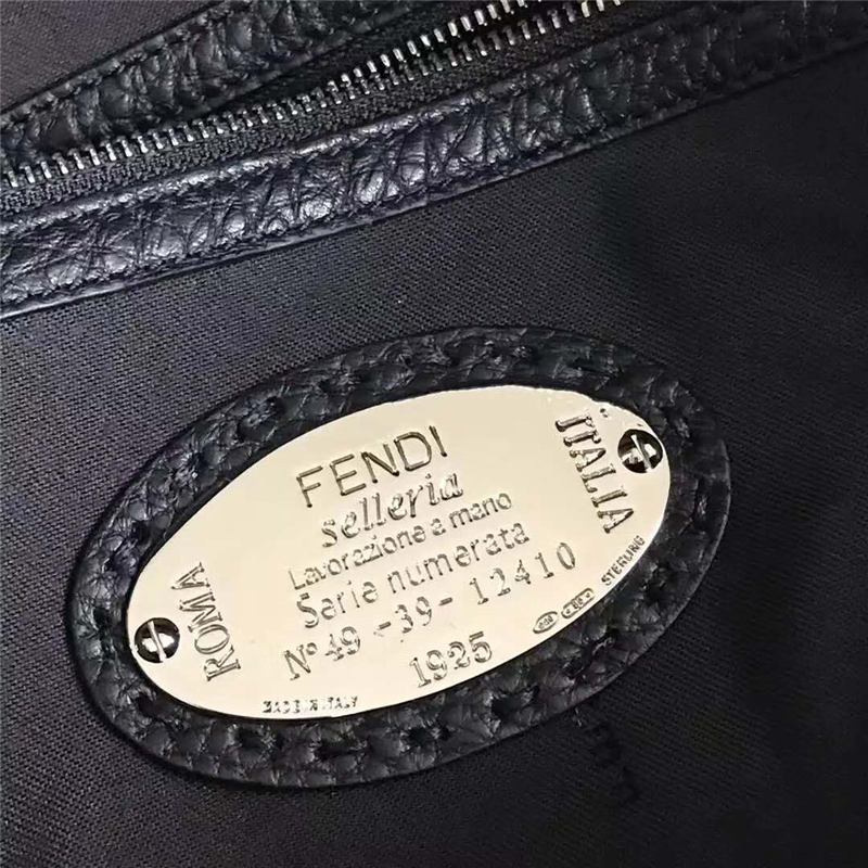 FENDI 芬迪 013S 新款經(jīng)典優(yōu)質(zhì)柔軟小牛皮雙肩背包 黑色